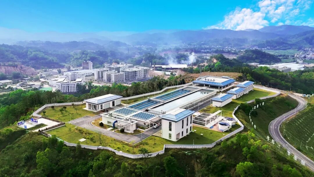 新年第一天,高州长坡水厂为15万乡亲送来“放心水”(图2) 新年第一天,高州长坡水厂为15万乡亲送来“放心水”(图2)